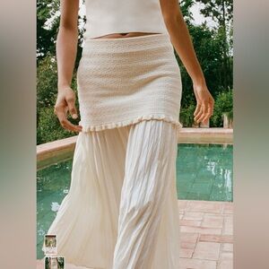 NWT Zara Cream Skirt